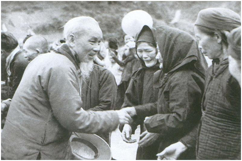 Description: https://www.tuyengiao.vn/Uploads/2023/1/11/29/tu-chuyen-bac-ho-tham-tet-nghi-ve-tam-long-lanh-tu.png
